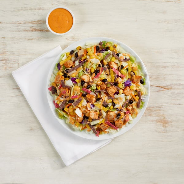 Bistro Kickin' BBQ-Style Chicken SaladI mage