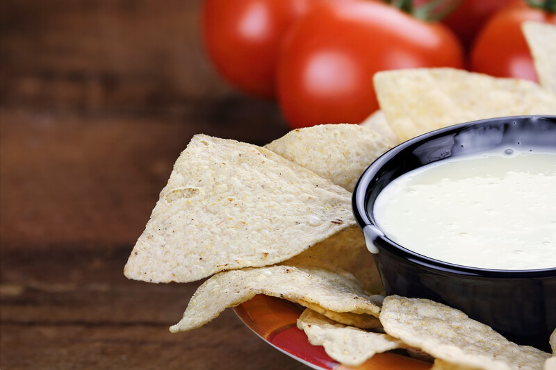 WhiteTortillaChipWDip